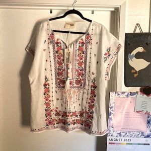 NWT Savanna Jane women’s 2x gorgeous embroidered boho peasant shirt.